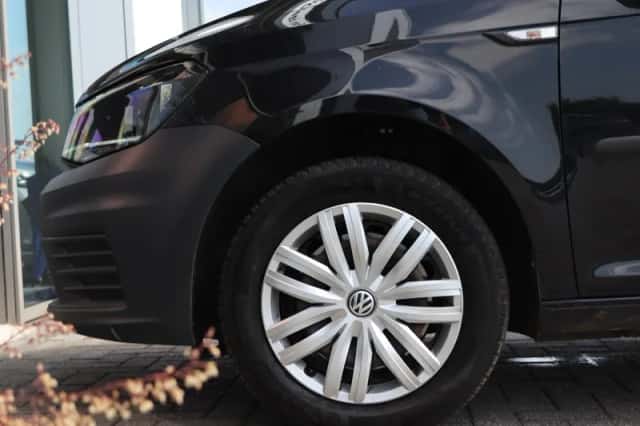 Volkswagen Caddy (2017) thumbnail 2
