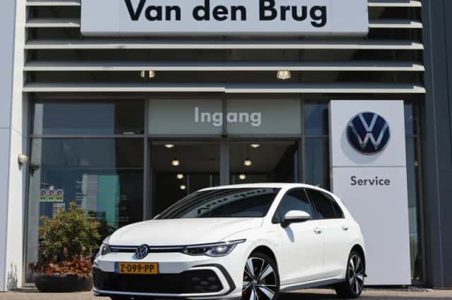 Volkswagen Golf (2022) thumbnail 3