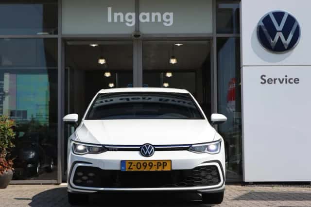 Volkswagen Golf (2022) thumbnail 4