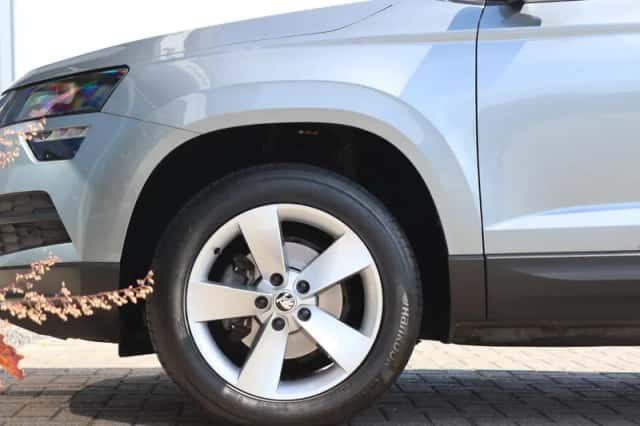 Škoda Karoq (2022) thumbnail 2