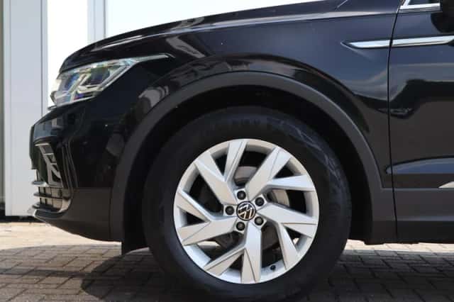 Volkswagen Tiguan (2022) thumbnail 2