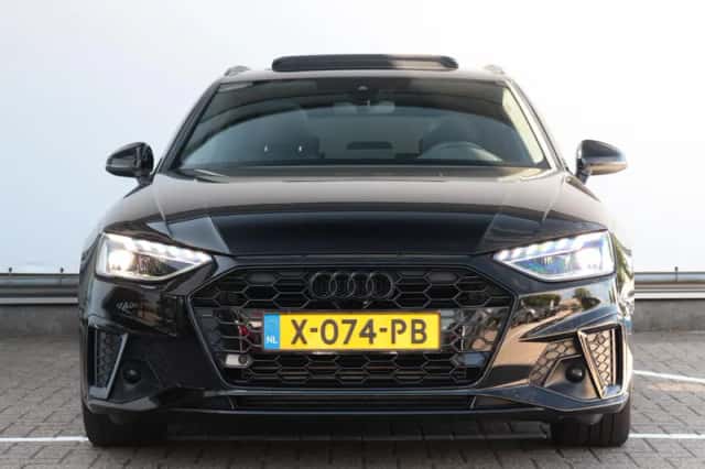 Audi A4 (2023) thumbnail 2