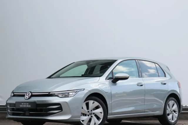Volkswagen Golf (2025) thumbnail 1