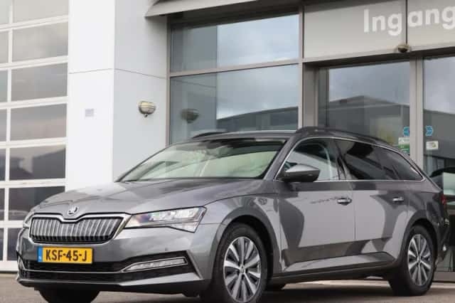 Škoda Superb (2023) thumbnail 6