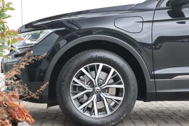 Volkswagen Tiguan (2022) thumbnail 2