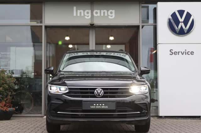 Volkswagen Tiguan (2022) thumbnail 4