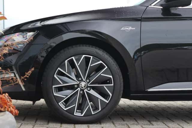 Škoda Superb (2023) thumbnail 2