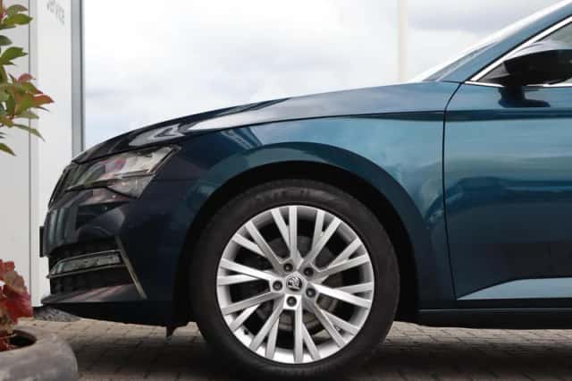 Škoda Superb (2022) thumbnail 2