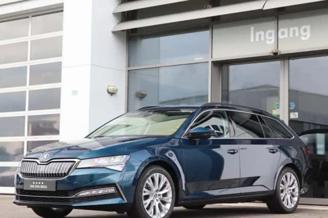 Škoda Superb (2022) thumbnail 6