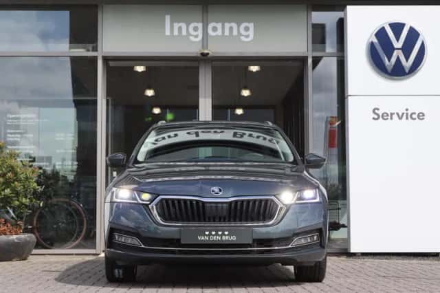 Škoda Octavia (2021) thumbnail 4