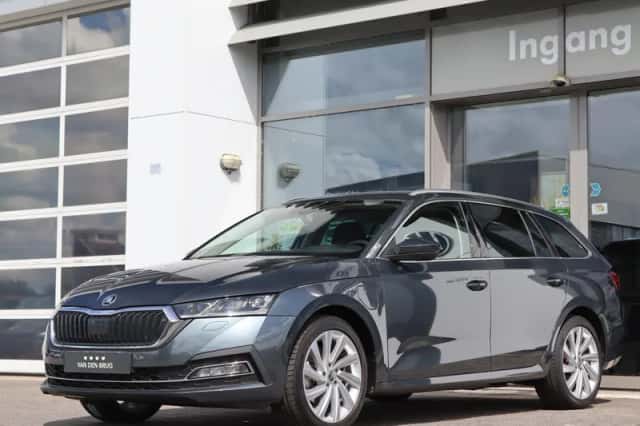 Škoda Octavia (2021) thumbnail 6