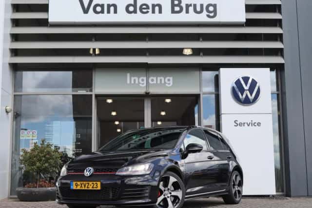Volkswagen Golf (2013) thumbnail 3