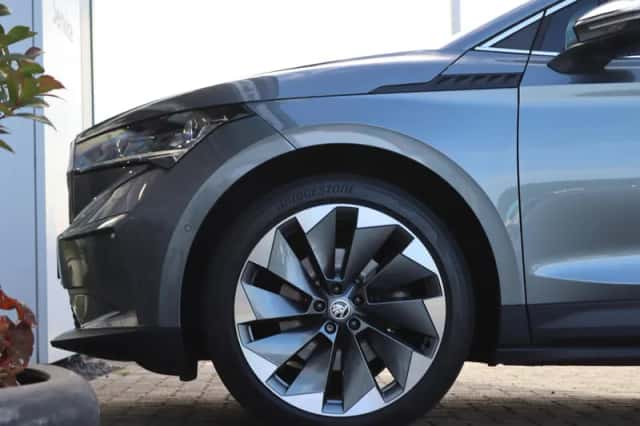 Škoda Enyaq (2023) thumbnail 2