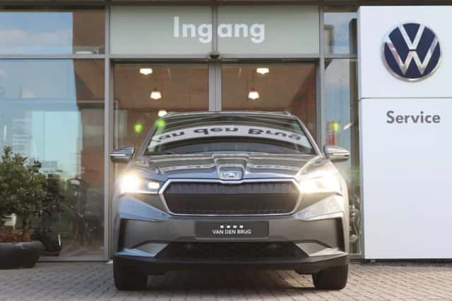 Škoda Enyaq (2023) thumbnail 4