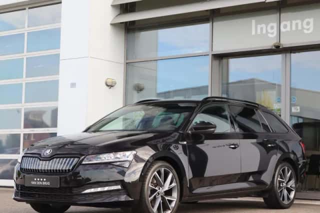Škoda Superb (2022) thumbnail 6