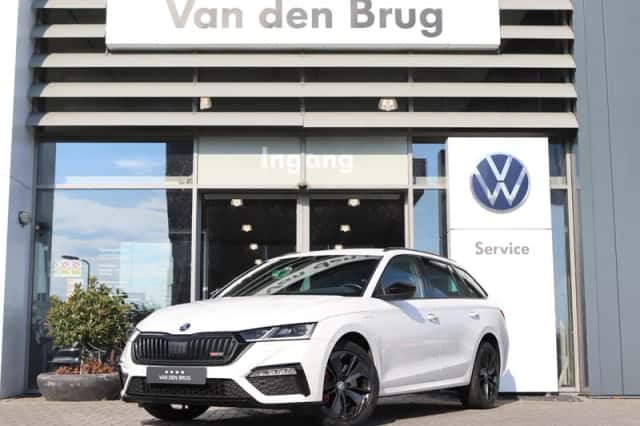 Škoda Octavia (2023) thumbnail 3