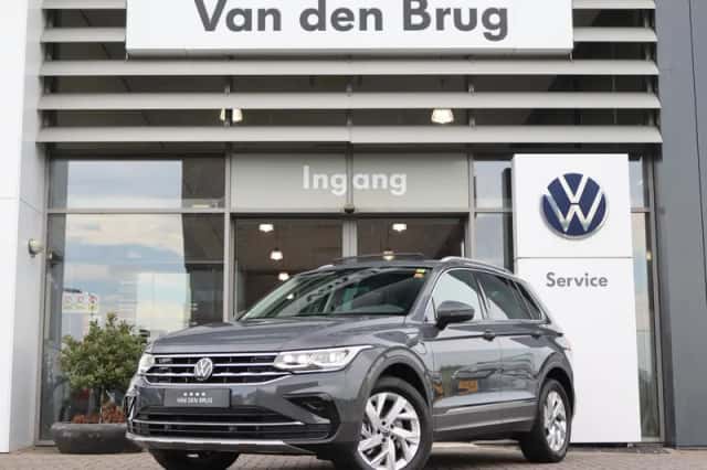 Volkswagen Tiguan (2022) thumbnail 3