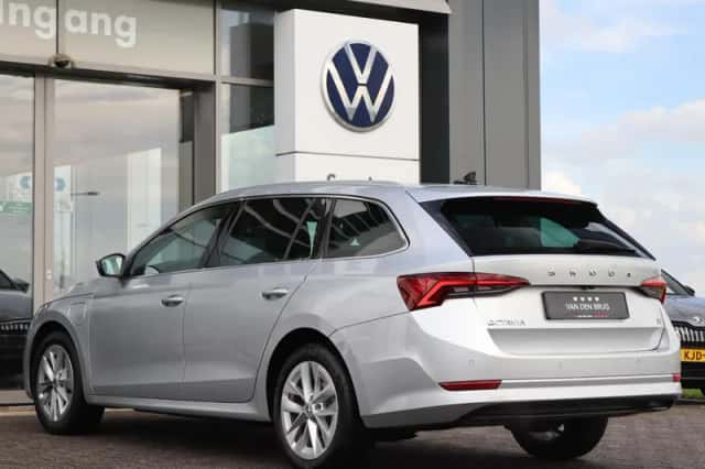 Škoda Octavia (2022) thumbnail 6