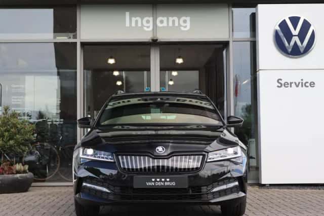 Škoda Superb (2023) thumbnail 4