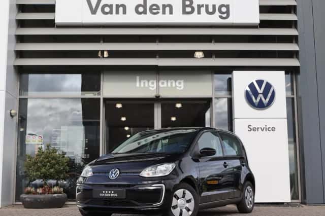 Volkswagen E-up! (2021) thumbnail 3