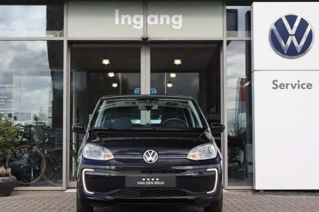 Volkswagen E-up! (2021) thumbnail 4