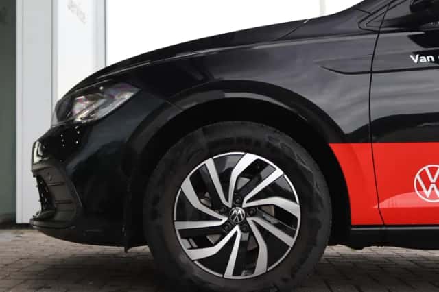 Volkswagen Polo (2025) thumbnail 2
