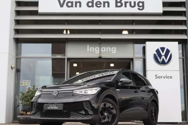 Volkswagen ID.4 (2023) thumbnail 3