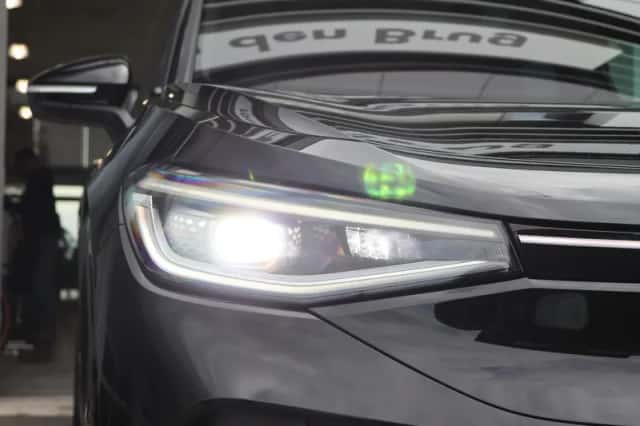 Volkswagen ID.4 (2023) thumbnail 5