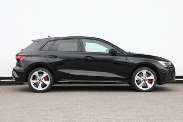 Audi A3 (2025) thumbnail 2