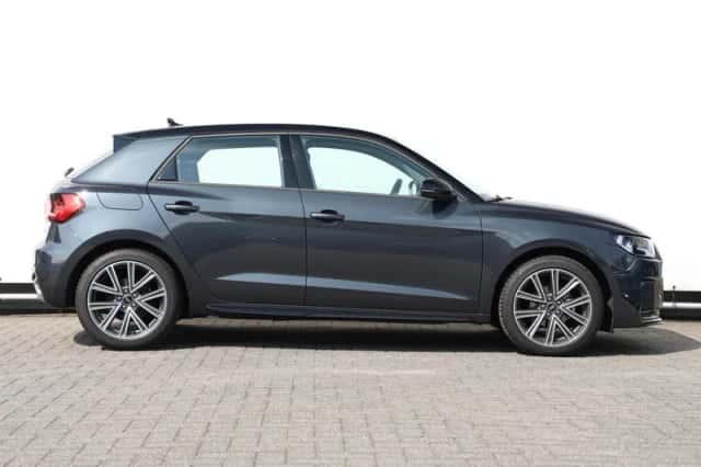 Audi A1 (2025) thumbnail 2
