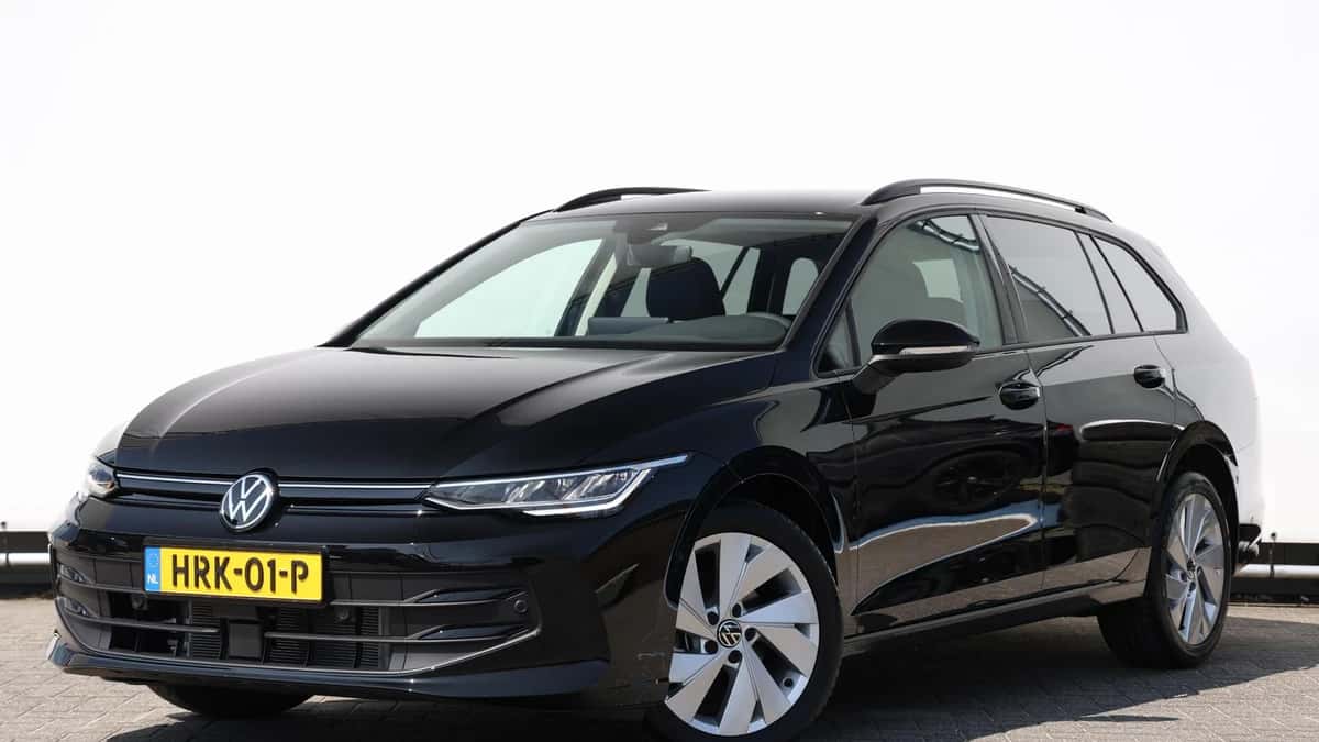 Volkswagen Golf (2025) — foto 1