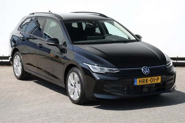 Volkswagen Golf (2025) thumbnail 3