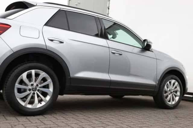 Volkswagen T-Roc (2025) thumbnail 4