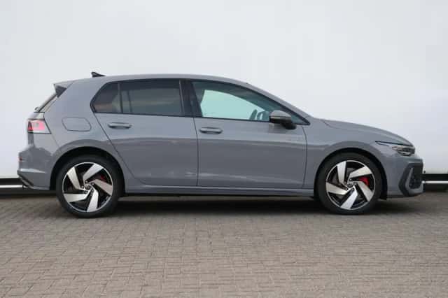 Volkswagen Golf (2026) thumbnail 2