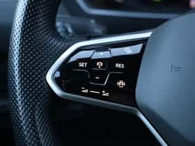 Volkswagen Tiguan (2022) thumbnail 24