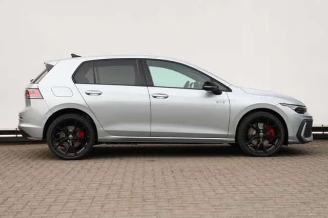Volkswagen Golf (2026) thumbnail 2