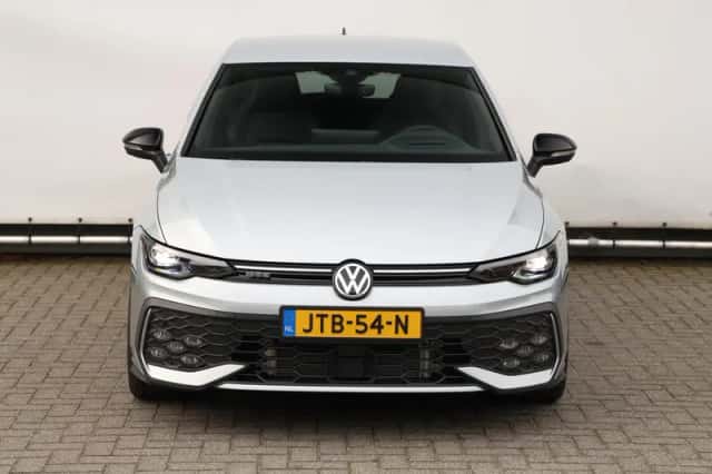 Volkswagen Golf (2026) thumbnail 4