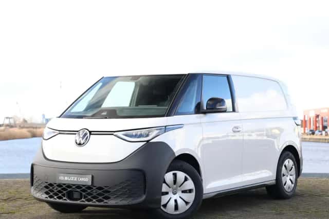 Volkswagen ID. Buzz (2026) thumbnail 2