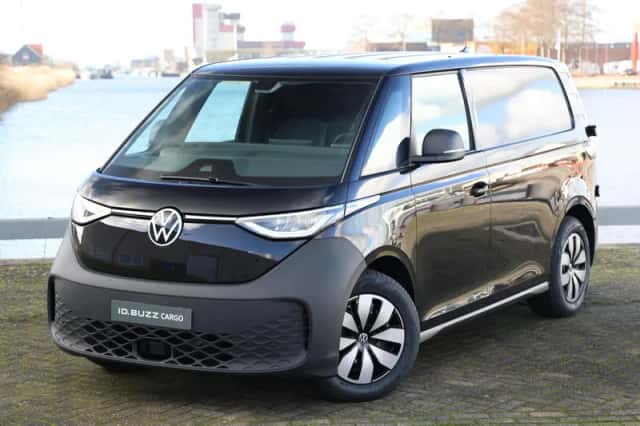 Volkswagen ID. Buzz (2026) thumbnail 2