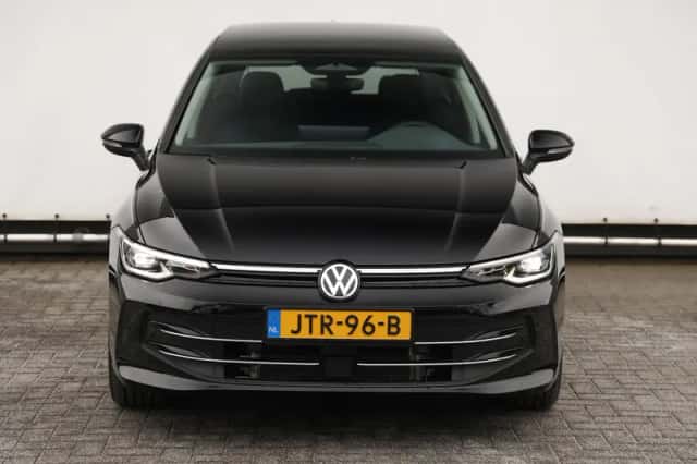 Volkswagen Golf (2026) thumbnail 4