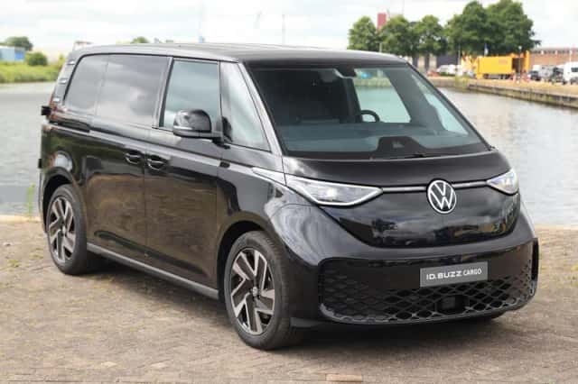 Volkswagen ID. Buzz (2026) thumbnail 3