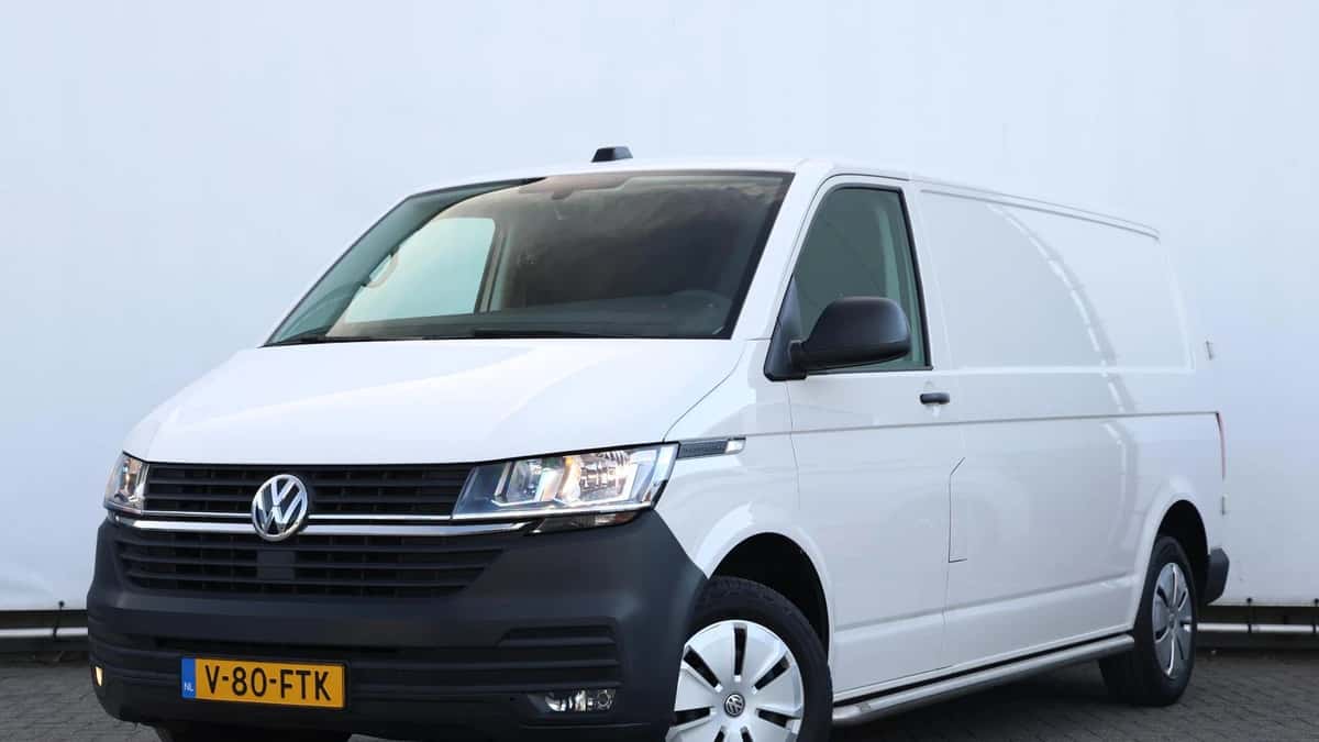 Volkswagen Transporter (2024) — foto 1