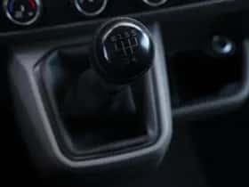 Volkswagen Transporter (2024) thumbnail 29
