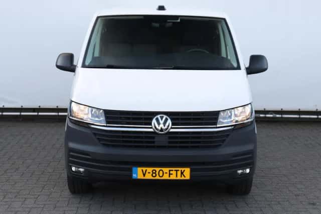 Volkswagen Transporter (2024) thumbnail 4