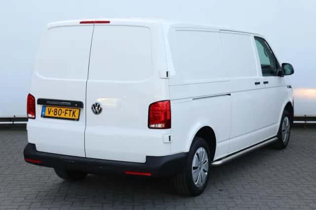 Volkswagen Transporter (2024) thumbnail 5