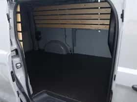 Volkswagen Transporter (2024) thumbnail 21