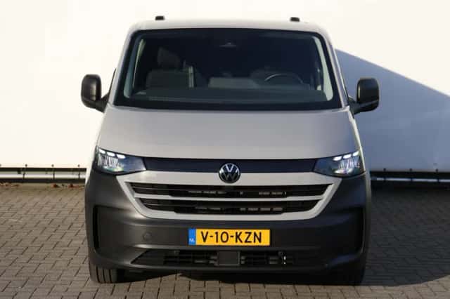 Volkswagen Transporter (2024) thumbnail 4