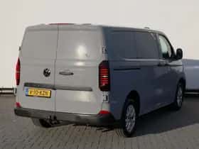 Volkswagen Transporter (2024) thumbnail 5