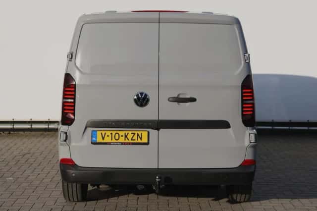 Volkswagen Transporter (2024) thumbnail 6