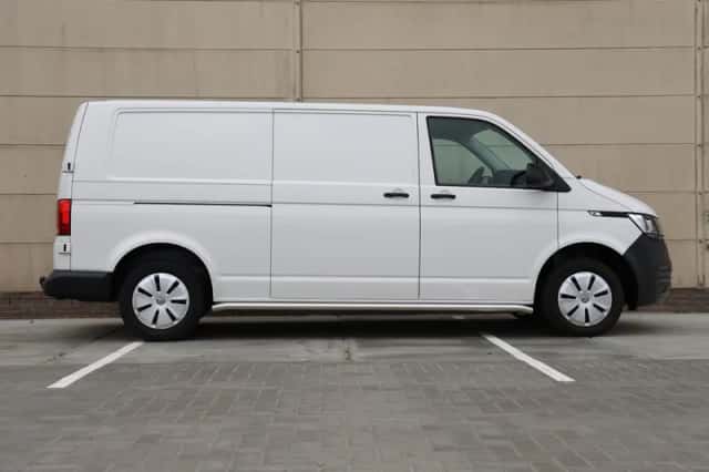 Volkswagen Transporter (2023) thumbnail 2